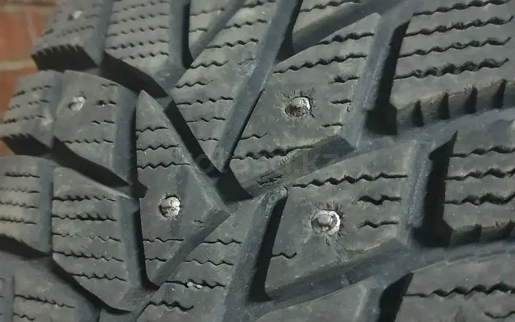 Шипованная резина Dunlop 225/60/R17 4шт за 33 000 тг. в Астана