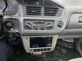 Toyota Sienna 2001 годаfor4 800 000 тг. в Алматы – фото 4