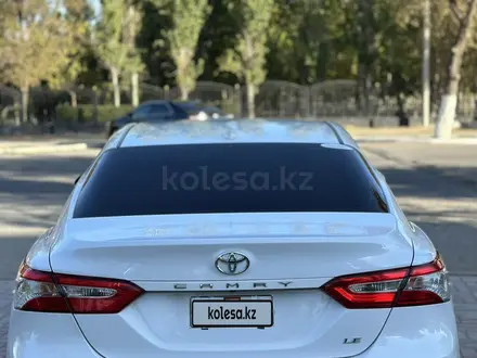 Toyota Camry 2019 года за 8 000 000 тг. в Атырау – фото 4