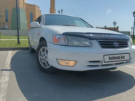 Toyota Camry 1998 года за 3 300 000 тг. в Семей