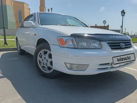 Toyota Camry 1998 года за 3 300 000 тг. в Семей – фото 3