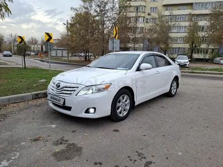 Toyota Camry 2010 года за 6 800 000 тг. в Алматы – фото 2