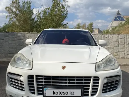 Porsche Cayenne 2007 года за 7 500 000 тг. в Астана – фото 2