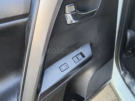 Toyota RAV4 2015 года за 12 000 000 тг. в Астана – фото 11
