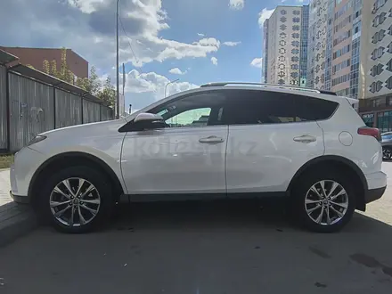 Toyota RAV4 2015 года за 12 000 000 тг. в Астана – фото 3