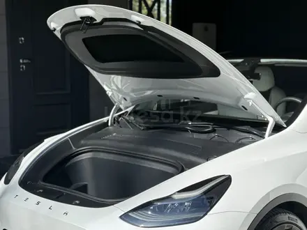 Tesla Model Y 2021 года за 18 700 000 тг. в Алматы – фото 19