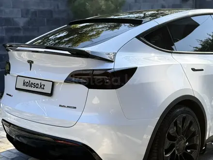 Tesla Model Y 2021 года за 18 700 000 тг. в Алматы – фото 22