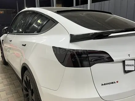 Tesla Model Y 2021 года за 18 700 000 тг. в Алматы – фото 6