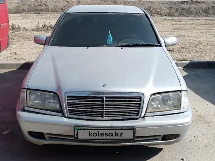 Mercedes-Benz C 240 2000 года за 1 800 000 тг. в Алматы
