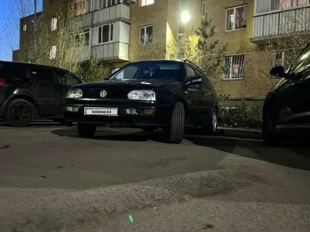 Volkswagen Golf 1994 года за 1 800 000 тг. в Астана – фото 4