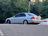 Mercedes-Benz C 320 2003 года за 2 000 000 тг. в Алматы