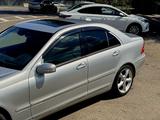 Mercedes-Benz C 320 2003 года за 2 000 000 тг. в Алматы – фото 4