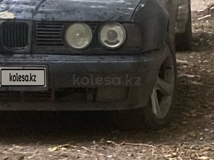 BMW 525 1990 года за 1 800 000 тг. в Семей – фото 4