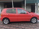 Volkswagen Polo 1995 года за 700 000 тг. в Есик – фото 2