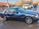 Mercedes-Benz C 200 1997 года за 2 450 000 тг. в Алматы – фото 4