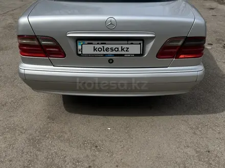 Mercedes-Benz E 200 1999 года за 3 200 000 тг. в Астана – фото 4