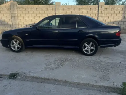 Mercedes-Benz E 200 1998 года за 2 300 000 тг. в Жанатас – фото 4