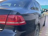 Volkswagen Passat 2011 года за 4 800 000 тг. в Атырау – фото 4