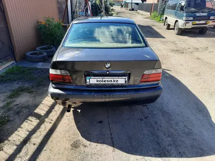 BMW 318 1993 года за 1 000 000 тг. в Экибастуз – фото 4