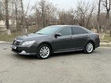 Toyota Camry 2013 года за 10 880 000 тг. в Павлодар – фото 2