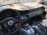 Volkswagen Passat 1999 годаfor2 500 000 тг. в Шымкент