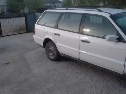 Volkswagen Passat 1995 года за 850 000 тг. в Астана – фото 2