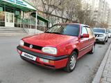 Volkswagen Golf 1993 годаfor2 500 000 тг. в Караганда