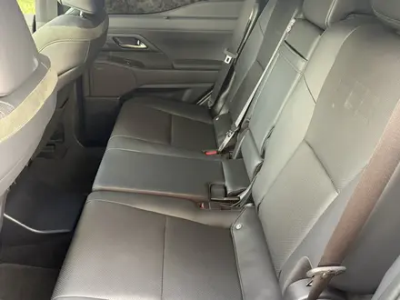Lexus GX 550 2024 года за 55 000 000 тг. в Алматы – фото 27