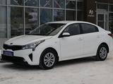 Kia Rio 2021 года за 8 490 000 тг. в Астана