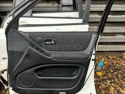 Двери на Toyota Highlander 2005 за 1 000 тг. в Алматы – фото 6