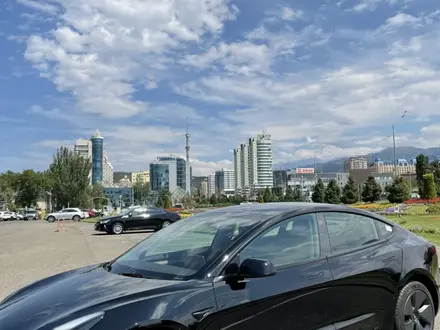 Tesla Model 3 2022 года за 28 000 000 тг. в Алматы – фото 3