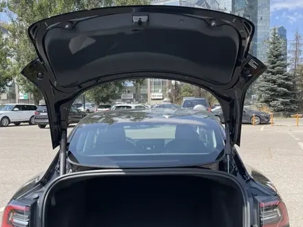 Tesla Model 3 2022 года за 28 000 000 тг. в Алматы – фото 12