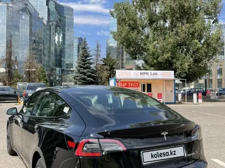 Tesla Model 3 2022 года за 28 000 000 тг. в Алматы – фото 5
