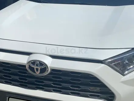 Toyota RAV4 2020 года за 15 300 000 тг. в Атырау