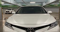 Toyota Camry 2018 годаүшін13 500 000 тг. в Астана – фото 2