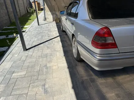 Mercedes-Benz C 240 2000 года за 4 200 000 тг. в Алматы – фото 4