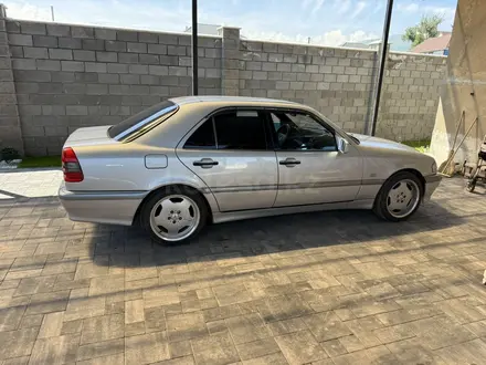 Mercedes-Benz C 240 2000 года за 4 200 000 тг. в Алматы