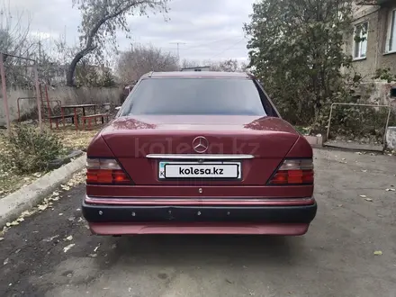 Mercedes-Benz E 200 1994 года за 2 000 000 тг. в Щучинск – фото 7