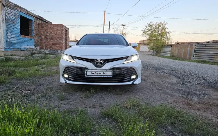 Toyota Camry 2019 года за 11 900 000 тг. в Павлодар