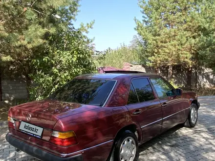 Mercedes-Benz E 220 1993 года за 2 300 000 тг. в Алматы – фото 14