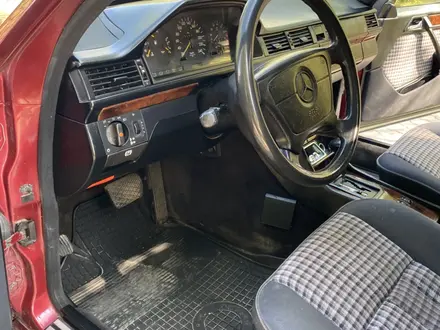 Mercedes-Benz E 220 1993 года за 2 300 000 тг. в Алматы – фото 19