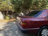 Mercedes-Benz E 220 1993 года за 2 300 000 тг. в Алматы – фото 5