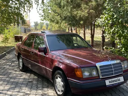 Mercedes-Benz E 220 1993 года за 2 300 000 тг. в Алматы – фото 9
