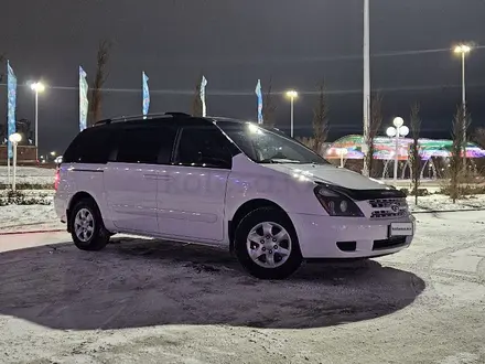 Kia Carnival 2009 года за 8 500 000 тг. в Актобе – фото 12