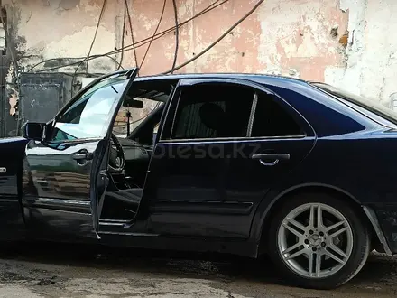 Mercedes-Benz E 320 1997 года за 2 900 000 тг. в Алматы – фото 3