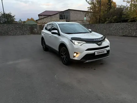 Toyota RAV4 2019 года за 11 500 000 тг. в Усть-Каменогорск – фото 3