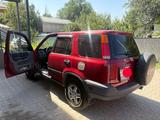 Honda CR-V 1997 года за 3 000 000 тг. в Алматы – фото 2