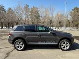 Volkswagen Touareg 2007 года за 6 350 000 тг. в Караганда – фото 4