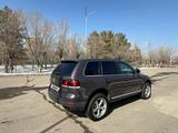 Volkswagen Touareg 2007 года за 6 350 000 тг. в Караганда – фото 5
