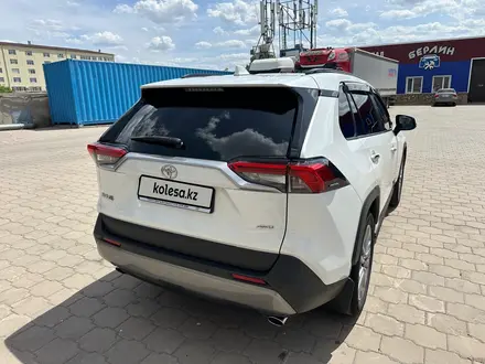 Toyota RAV4 2021 года за 18 300 000 тг. в Караганда – фото 4